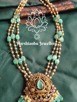 Green three line muthu malai with pendant