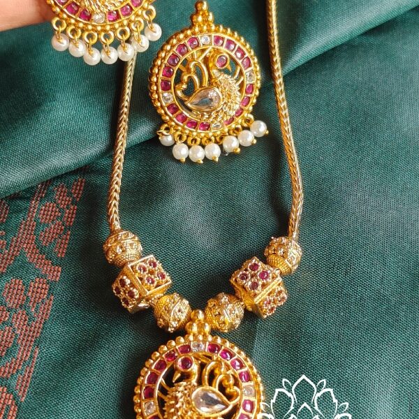 Annam Pendant Set with Chain