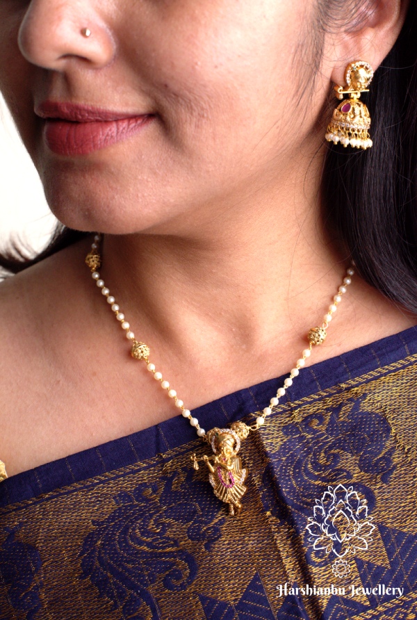 Krishna pendant set with pearl chain