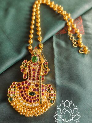 Kamakshi pendant with ball chain