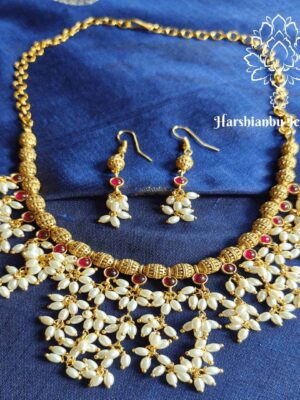 Antique pearl necklace with pearl danglers