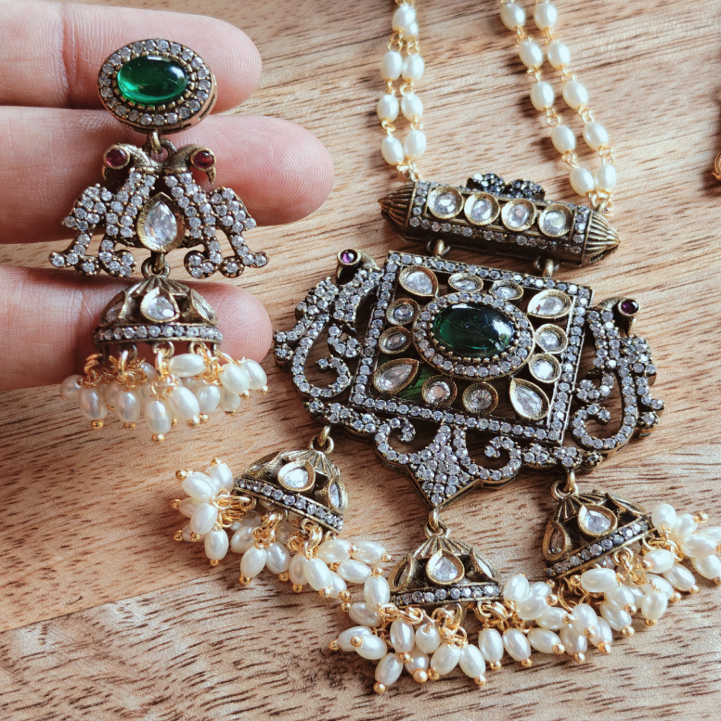 Rice pearls victorian pendant set - Harshianbu Jewellery