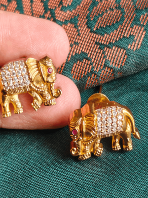 Elephant stud (White)