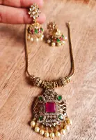 Pendant chain set with jhumkhas (Ruby green)