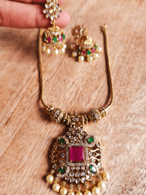 Pendant chain set with jhumkhas (Ruby green)