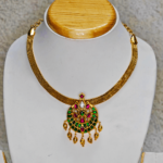 Amirtham attigai necklace (Green Jadau)