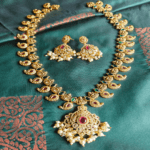 Emerald mango pearl cluster haaram