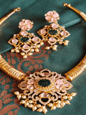 Pink stone kanti necklace set