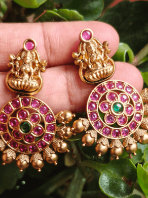 lakshmi antique earrings (Red green)