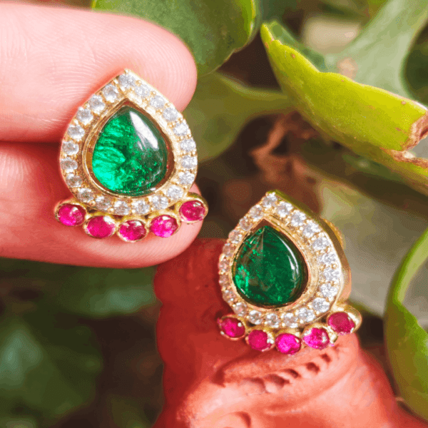 Kundan tear drop stud (Green ruby)