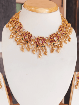 Thamarai necklace (Ruby emerald)