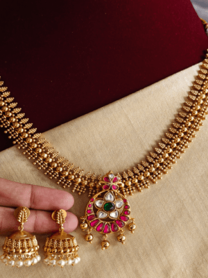 Poo jadau mullu necklace