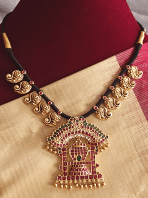 Lingam maanga necklace