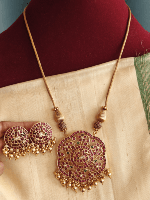 Rakkodi pendant set with preethi chain