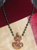 Kemp kamakshi with green beads