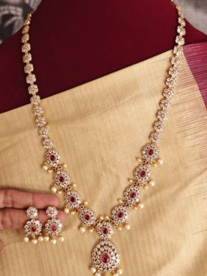 Mani muthu haaram (Ruby white)