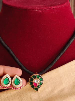 Maanga kundan jadau pendant set with black rope (Emerald)