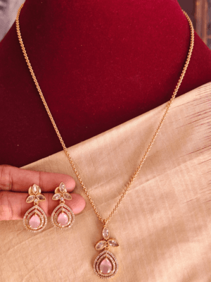 Leaf tilak pendant chain set (pink)