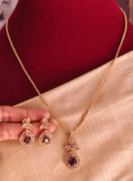 Leaf tilak pendant chain set (purple)