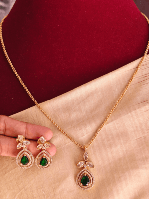 Leaf tilak pendant chain set (dark green)