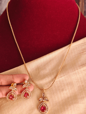 Leaf tilak pendant chain set (White ruby)