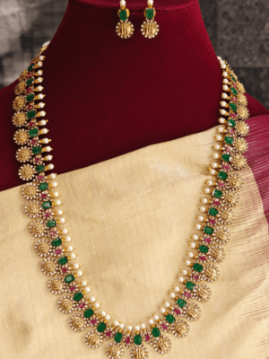 Ram parivar kasu haaram with earrings