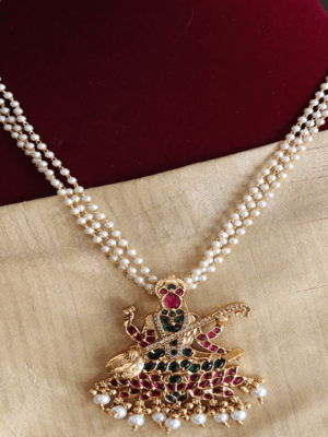 Saraswati pendant with cluster pearls chain