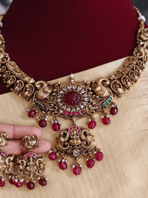 Antique carved stone necklace set with earrings (Ruby)