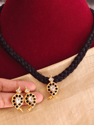 Mango jadau pendant set attached to black rope (black)