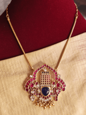 Perumal pendant with kodi chain