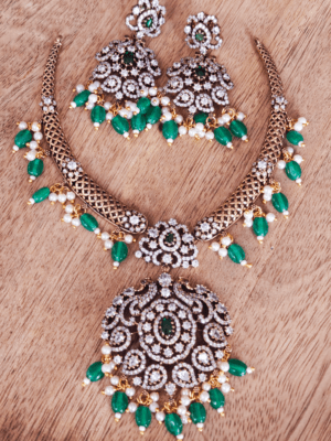 Preethi victorian necklace (Green)