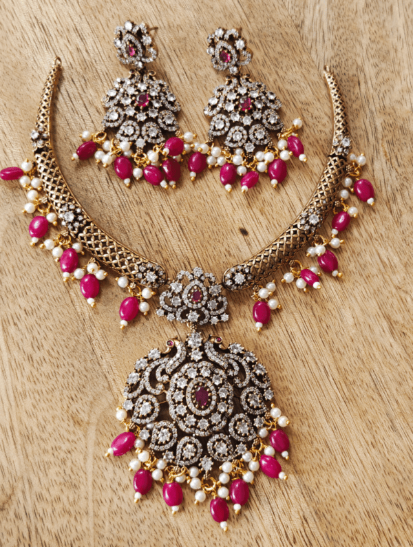 Preethi victorian necklace (Red)