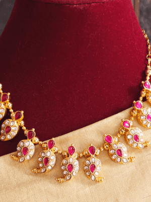 Maanga necklace in ruby and white kundan jadau