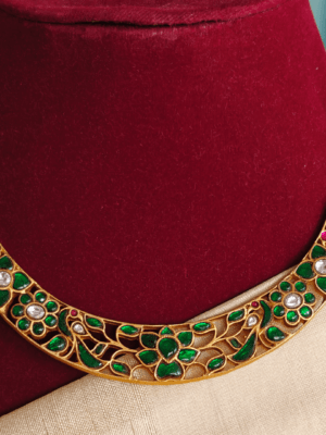 Emerald kundan multicolor hasli necklace