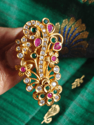 Flower saree pin