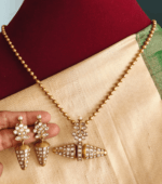 Victorian pendant set with chain (White)
