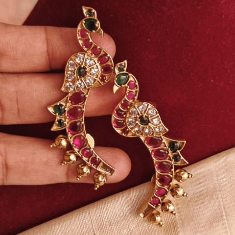 Bird earcuff (ruby green)
