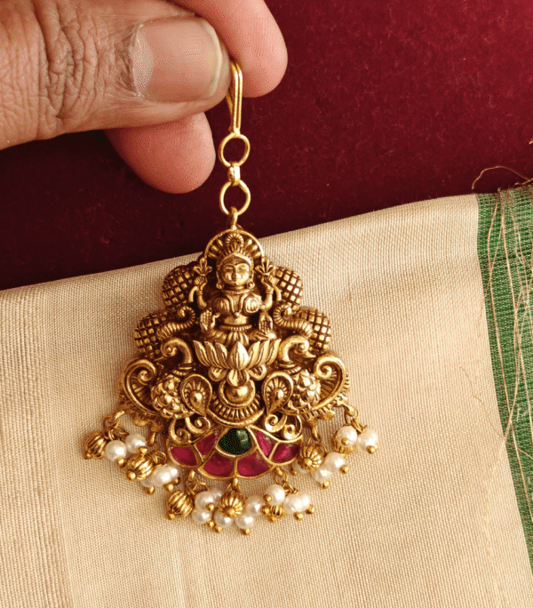 lakshmi maang tikka (ruby emerald )