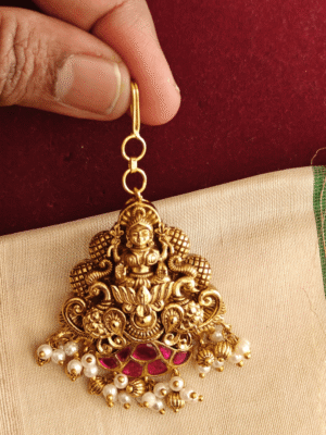lakshmi maang tikka (ruby)