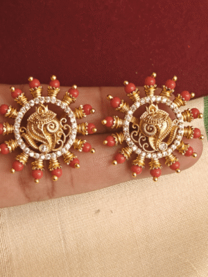Coral shanku chakra stud