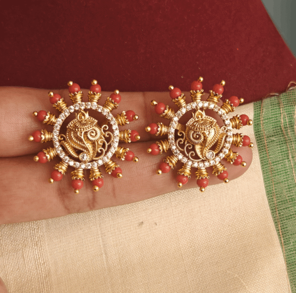 Coral shanku chakra stud