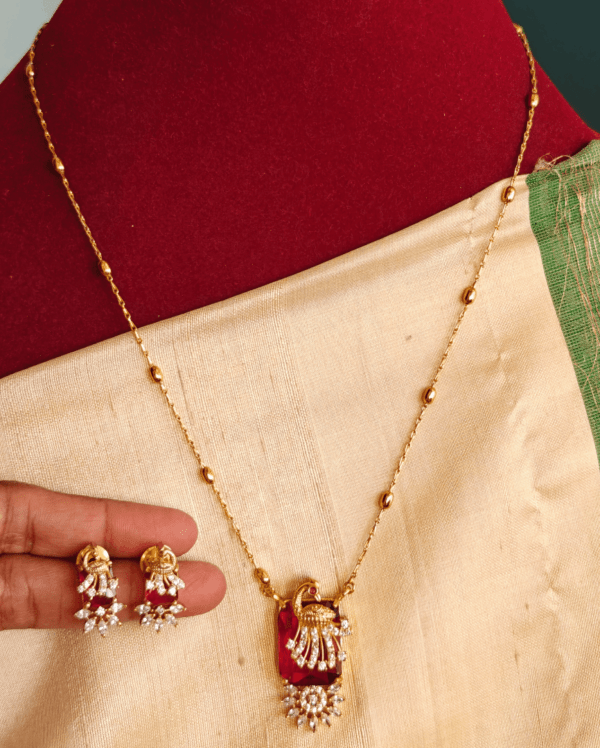 Peacock chain set (Red)