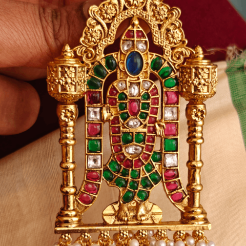 Vittal with his throne pendant