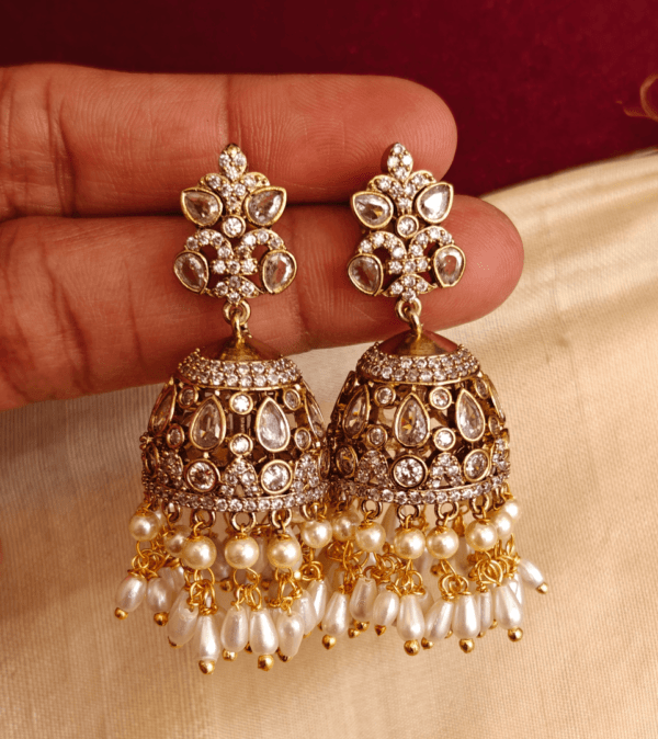 Tilak victorian jhumkha (white)
