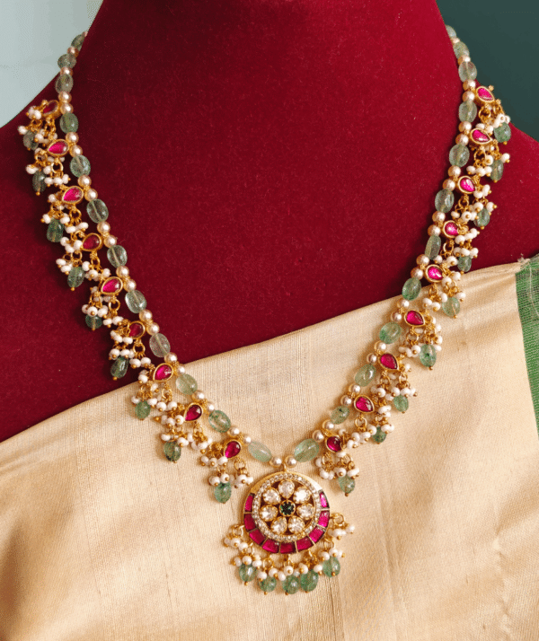 Kundan mossainaite mint green beads mala