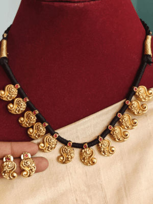 Antique mango black rope necklace set