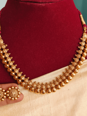 Mottu necklace with stud