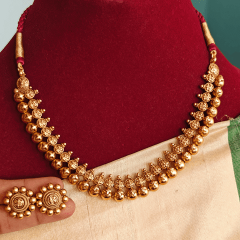 Mottu necklace with stud