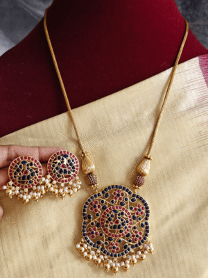Blue Rakkodi pendant set with preethi chain