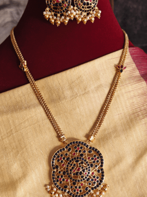 Blue Rakkodi pendant set with double line lotus chain